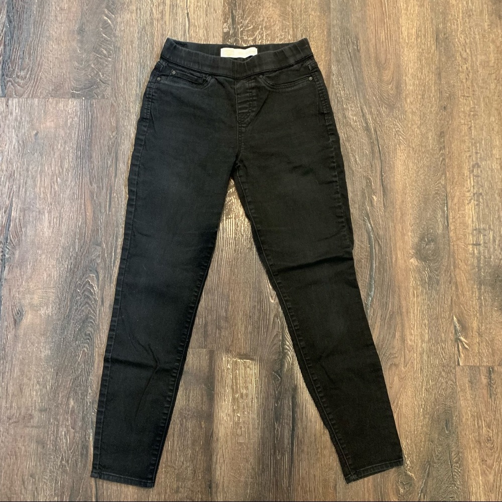 Levi signature totally shaping pull on skinny jeans